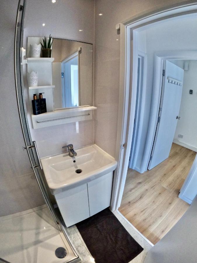 Lovely One Bedroom Flat Лондон Экстерьер фото